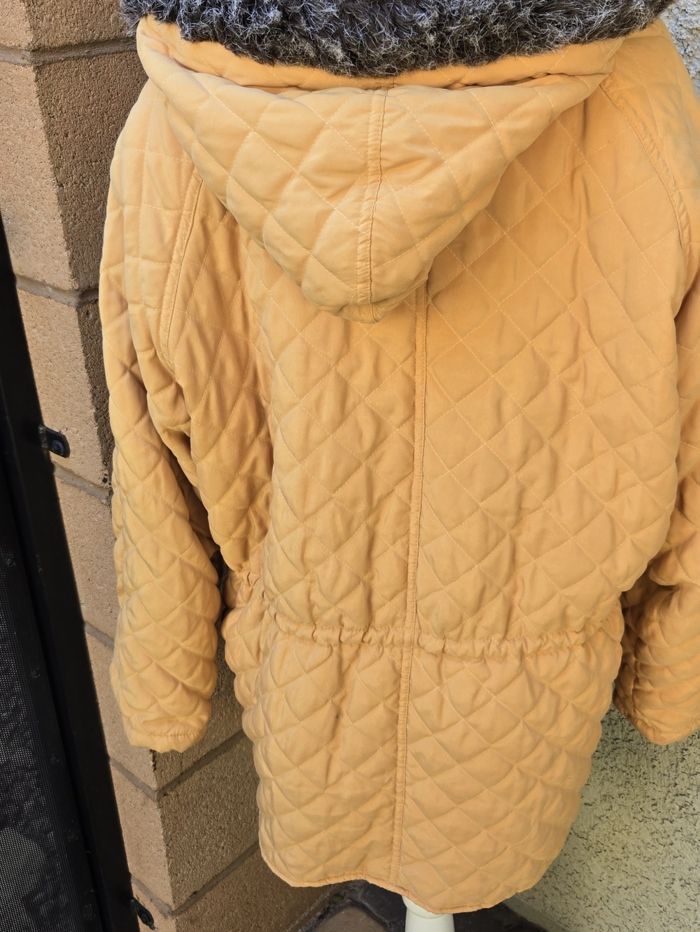 The Limited Y2K Quilted Hooded Women's Coat in Mustard with Faux Fur Trim - Picture 6 of 9